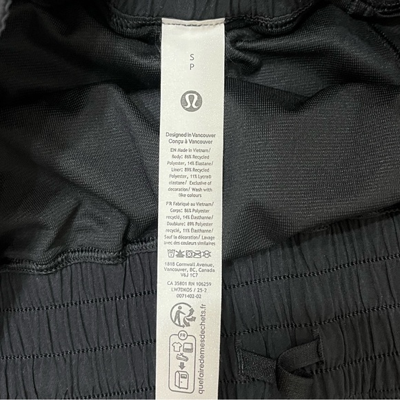 Lululemon Shake It Out High-Rise Running Short 2.5" NWOT - Picture 8 of 11